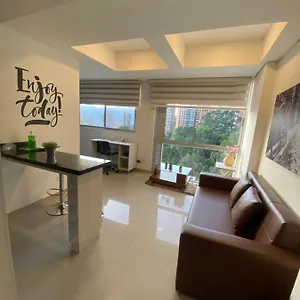 apartasuite-moderna-en-el-corazn-del-poblado-medelln.colombiamedellinhotels.com/